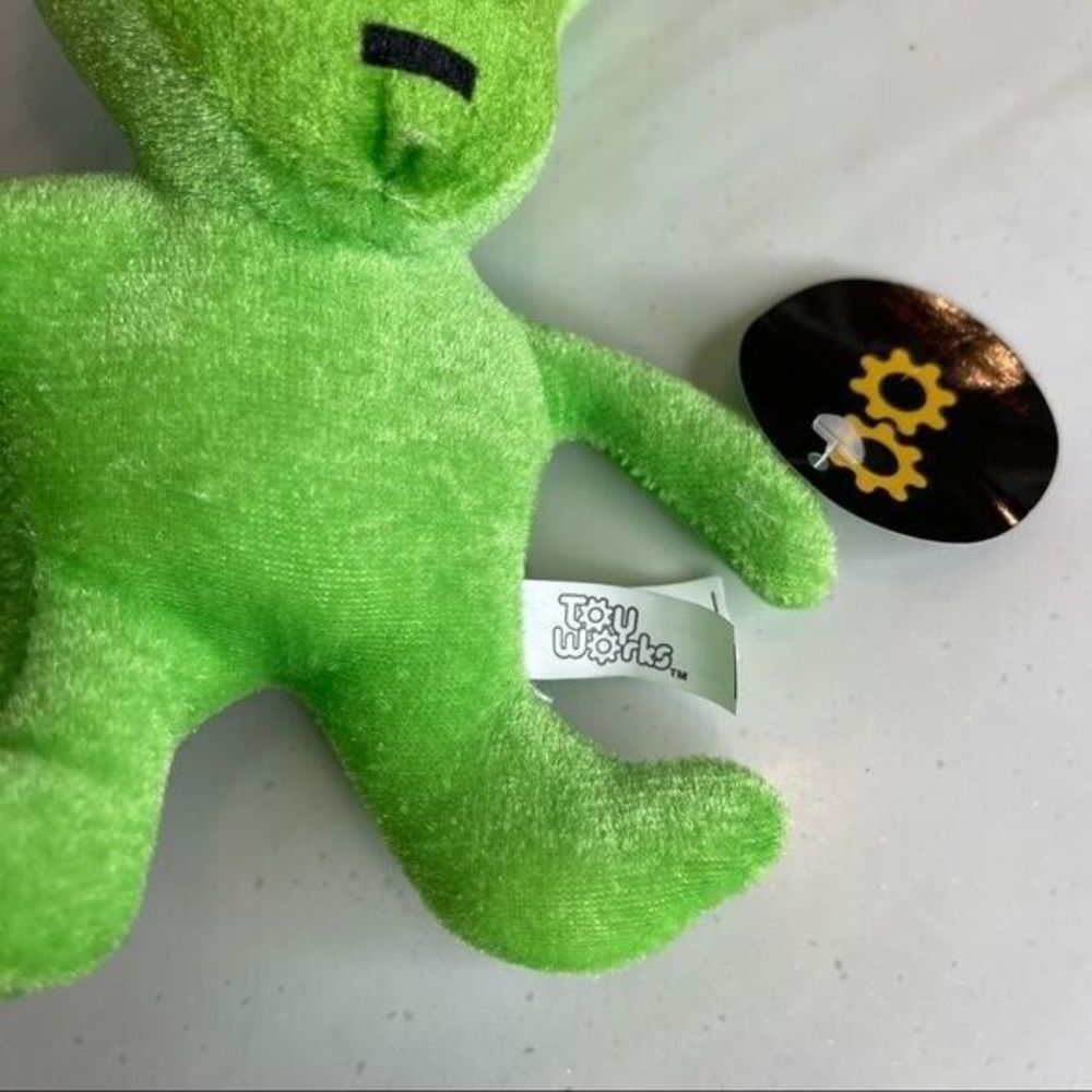 Green Alien Plush Toy New Green - Picture 5 of 9